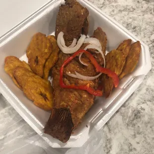 food, chicken wings and fried chicken