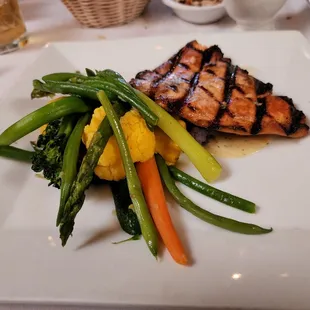 Grilled Salmon with Vegetables