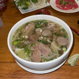 20. Pho Combination - Pho dac Biet