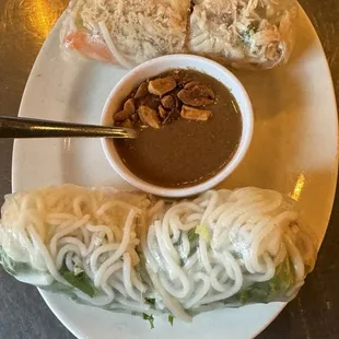 D. Goi Cuon (Fresh Spring Rolls with Chicken and Shrimp)