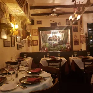 oysters and mussels, interior