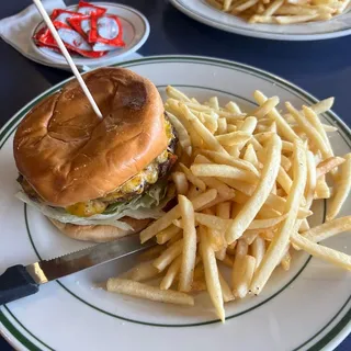 1/2 lb. Cheeseburger Lunch