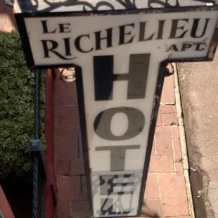 Le Richelieu Hotel sign from or balcony.