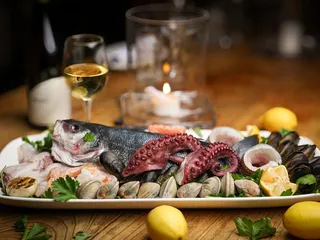 Medi Restaurant & Wine Bar