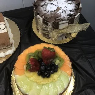 Fruit cake and mixed vanilla / chocolate cake