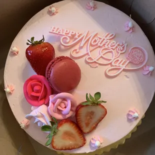 Mother&apos;s Day Cake
