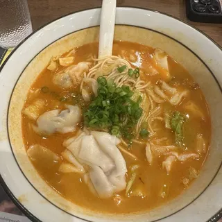 A5. Prawn and Chicken Wonton Noodle