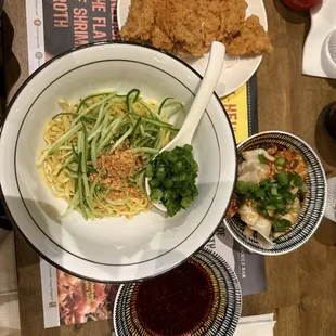Dry noodles asked for the sauce on the side, breaded chicken and chicken wontons