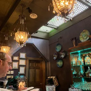 Elegant nouveau bar.