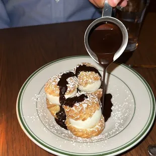 Profiteroles