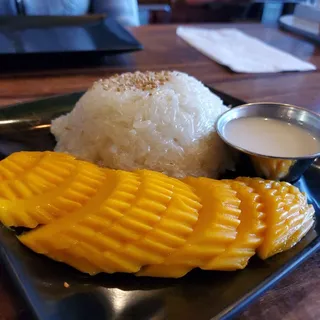 Mango and Sticky Rice (Tray)