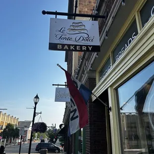 Outside of the Le Torte Dolci bakery in Springfield, Ohio.