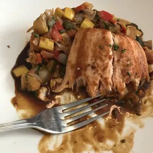 A better view of the veggies beneath the salmon