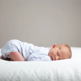 Beautiful, soft lighting is perfect for my newborn portraits.