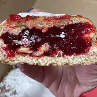 Strawberry paczki