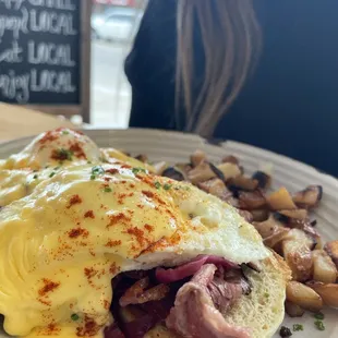 Eggs Benedict