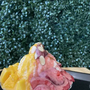 Strawberry mango bingsu