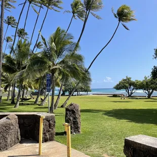 Lēahi Beach Park is one of our spots along Diamond Head Road to rest or picnic at