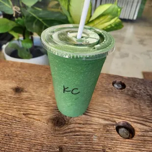 King Cure(kombucha, banana, apple, spinach, pineapple, lemon, ginger, flax and more- a bunch of healthy stuff to offset my bad eating habit)