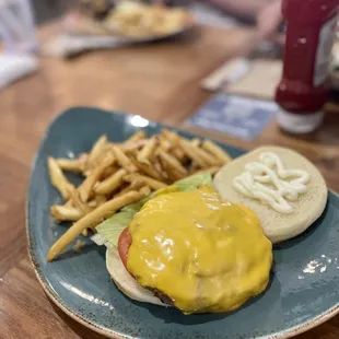 Cheeseburger &amp; Garlic fries