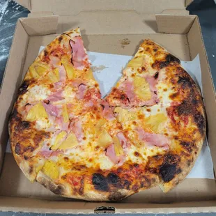 Pineapple pizza