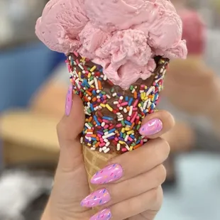 Strawberry Ice Cream with a Fancy Dipped Waffle Cone, it taste delicious and not to mention matched my nails!
