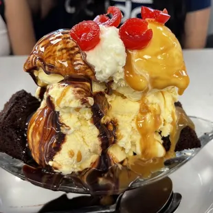 Brownie sundae