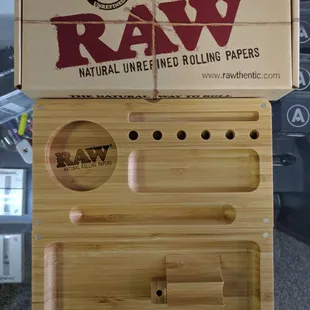 RAW backflip rolling Tray.