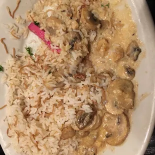 Chicken with sautéed mushroom