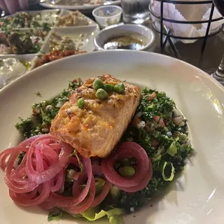 Grilled Salmon Salad