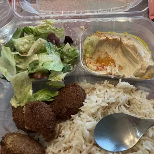 the falafel instead of the CHICKEN i ordered.