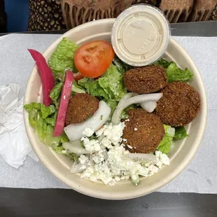 Falafel salad