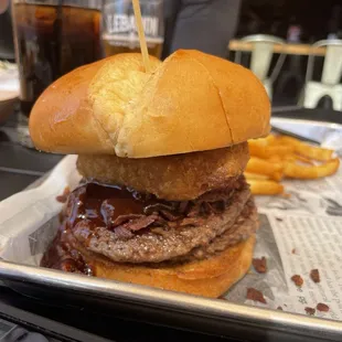 Smokehouse Burger (ordered without cheese)