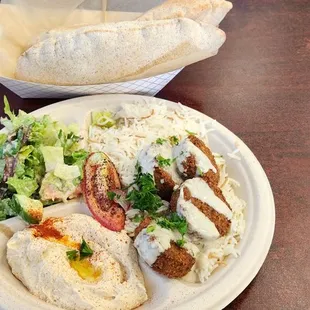 Taverna platter with Falafel