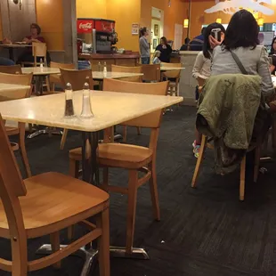 No wifi not outlets. Good food though.