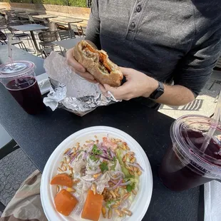 Clasico Ceviche, chicha morada, pan con chicharrón