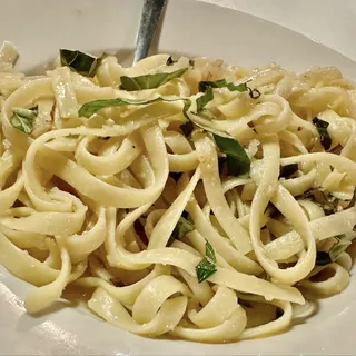 Linguine Carbonara Pasta