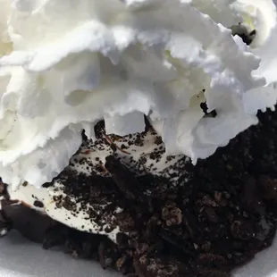OREO TOPPED HOT FUDGE BROWNIE SUNDAE