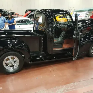 Lee Auto Collision and Upholstery