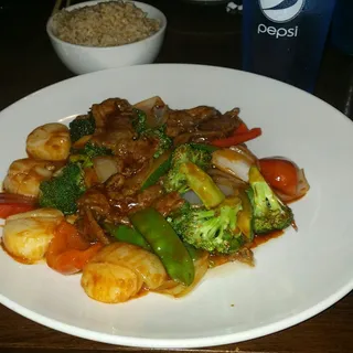 HS2. Beef and Scallop Mandarin Style