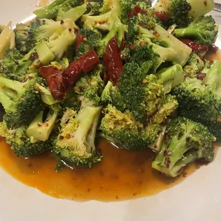 V2. Broccoli in Garlic Sauce
