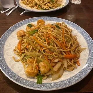 LO3. Shrimp Lo Mein