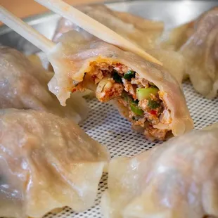 Kimchi Mandu