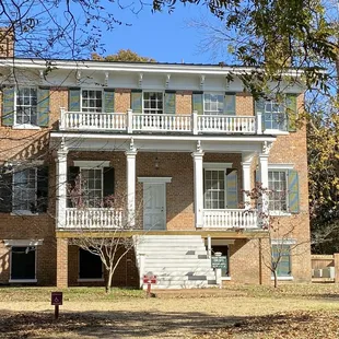 Lee Hall Mansion