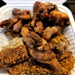 Lunch from @Lee Ho Fook Restaurant; 3/27/2024. I ordered my Fave Minute Chicken Cake Noodle, w/the Gravy on the side.