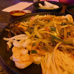 Assorted Seafood with Vegetable with Spicy Mustard Sauce