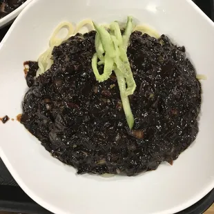 The BEST JjaJangMyun according to my parents!!! The picture is so beautiful!! Didn&apos;t have time to admire it before eating. LOL!