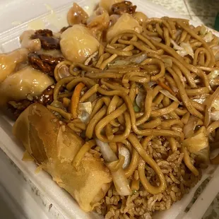 Lee’s Chinese Kitchen