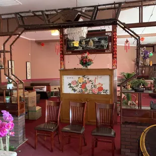 Dining Room Closed!! Since Covid!!!!