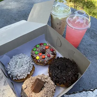 donuts, dough desserts, food